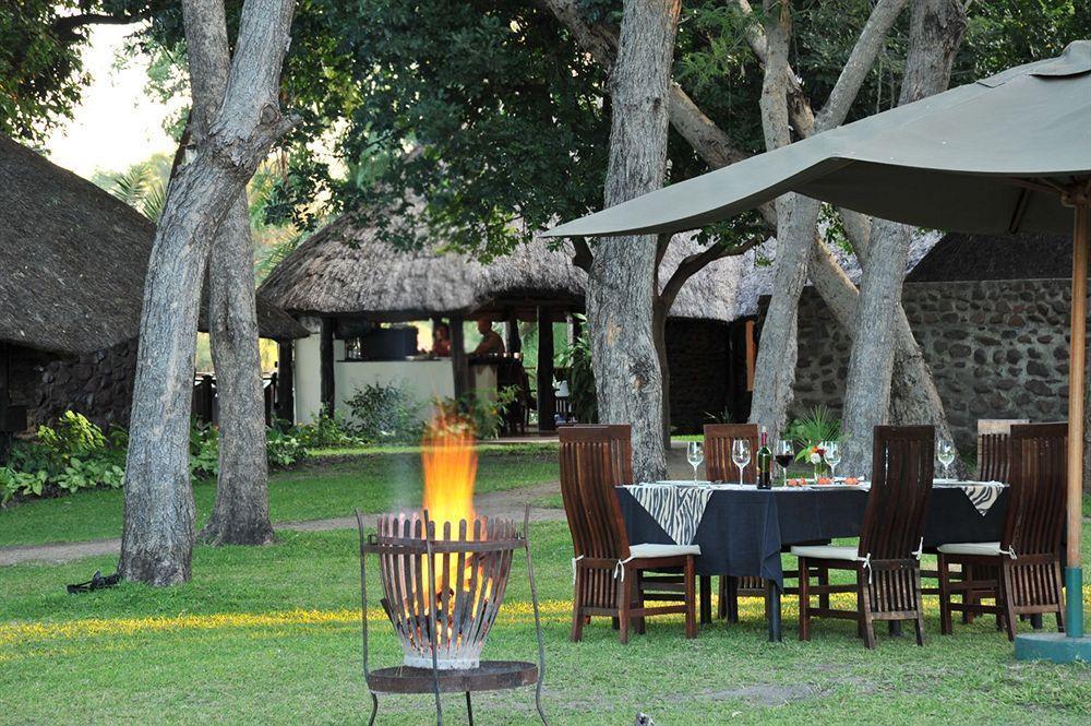 Three Cities Thorntree River Lodge Лівінґстон Екстер'єр фото